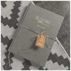 10-Jahres-Kalender Premium 2026-2035 „10 Years of Moments“ | A4, Kunstleder
