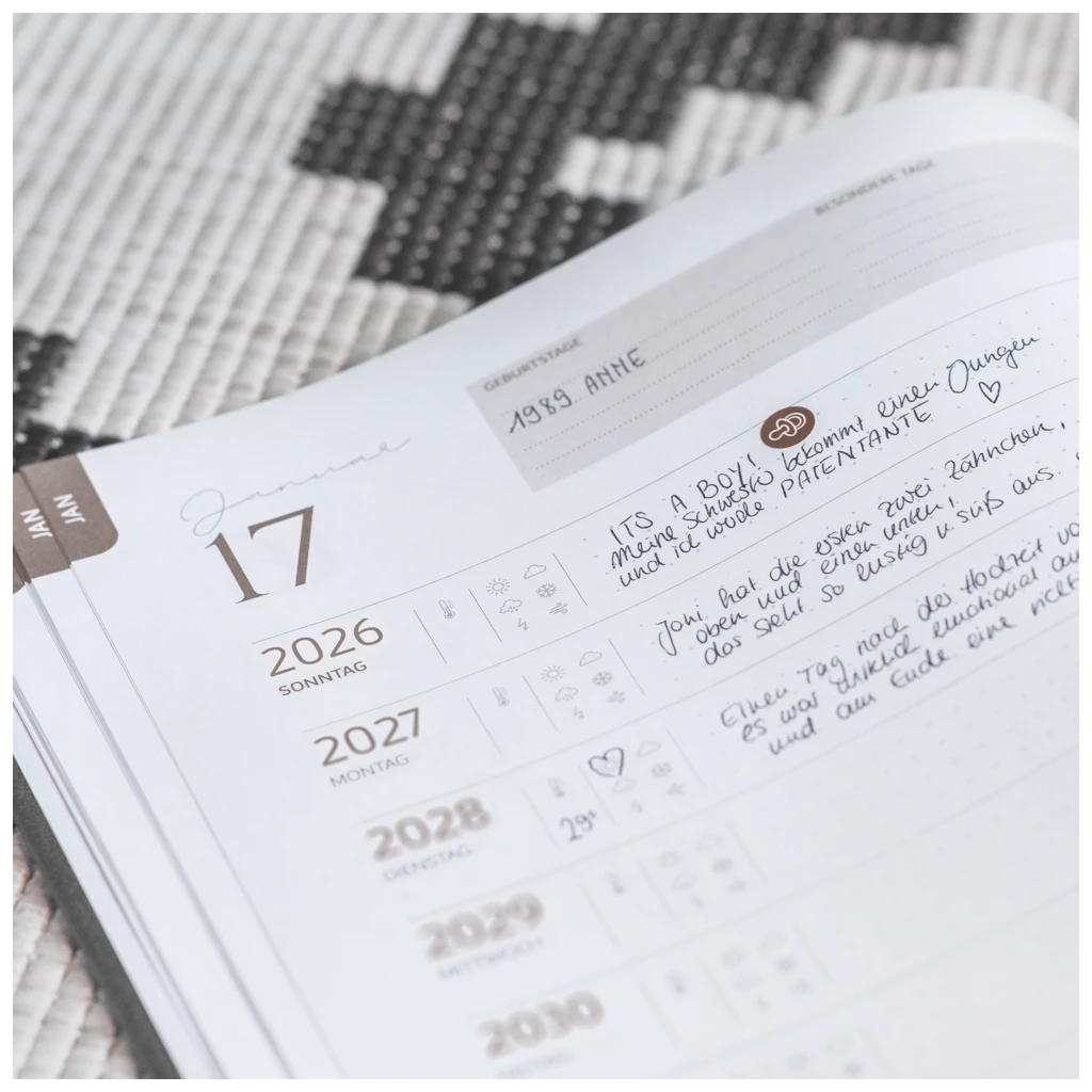 10-Jahres-Kalender Premium 2026-2035 „10 Years of Moments“ | A4, Kunstleder